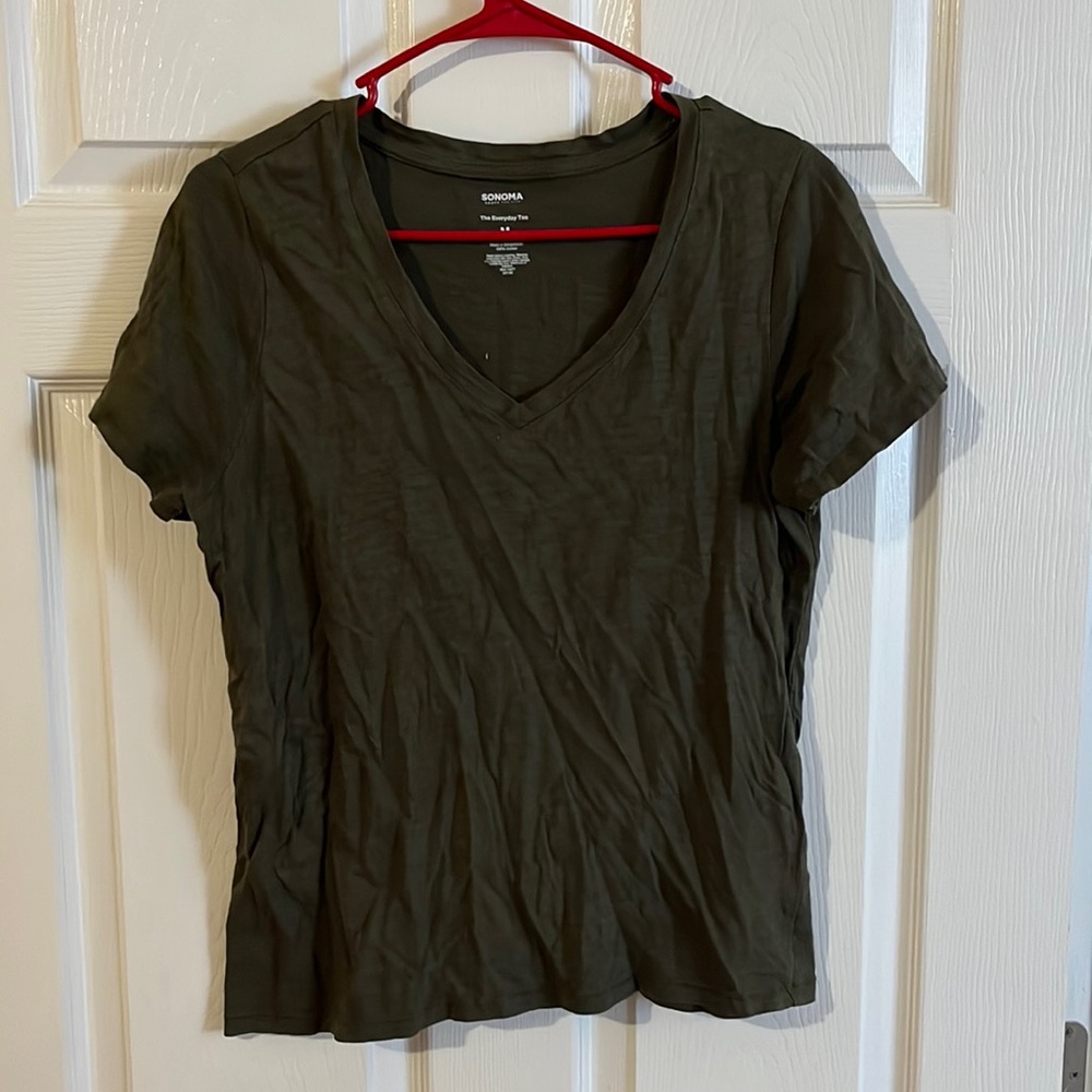 V neck short sleeve shirt